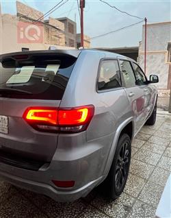 جیپ گراند شیرۆکی